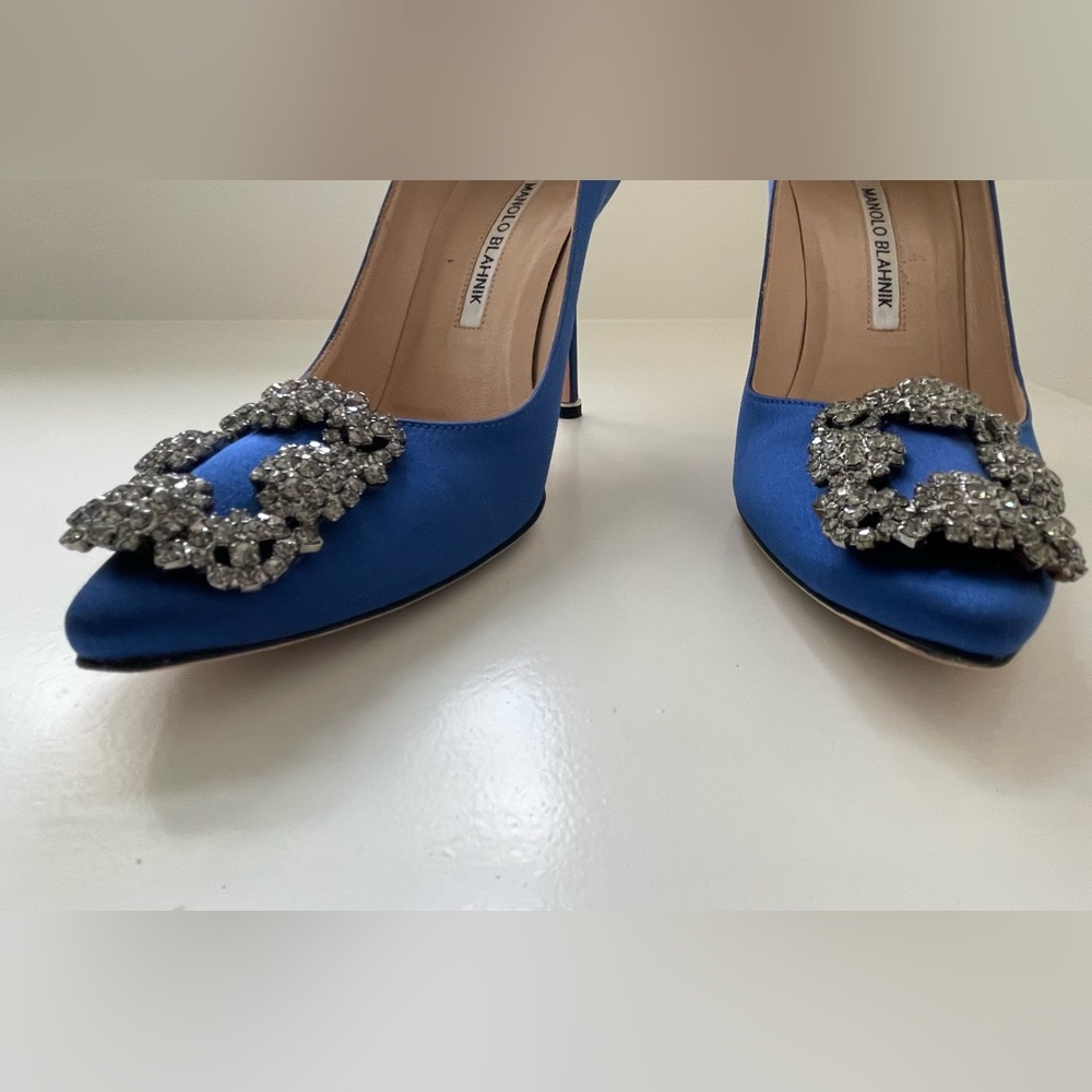 Manolo Blahnik Hangisi Blue Satin Jewel Pumps - Picture 6 of 13